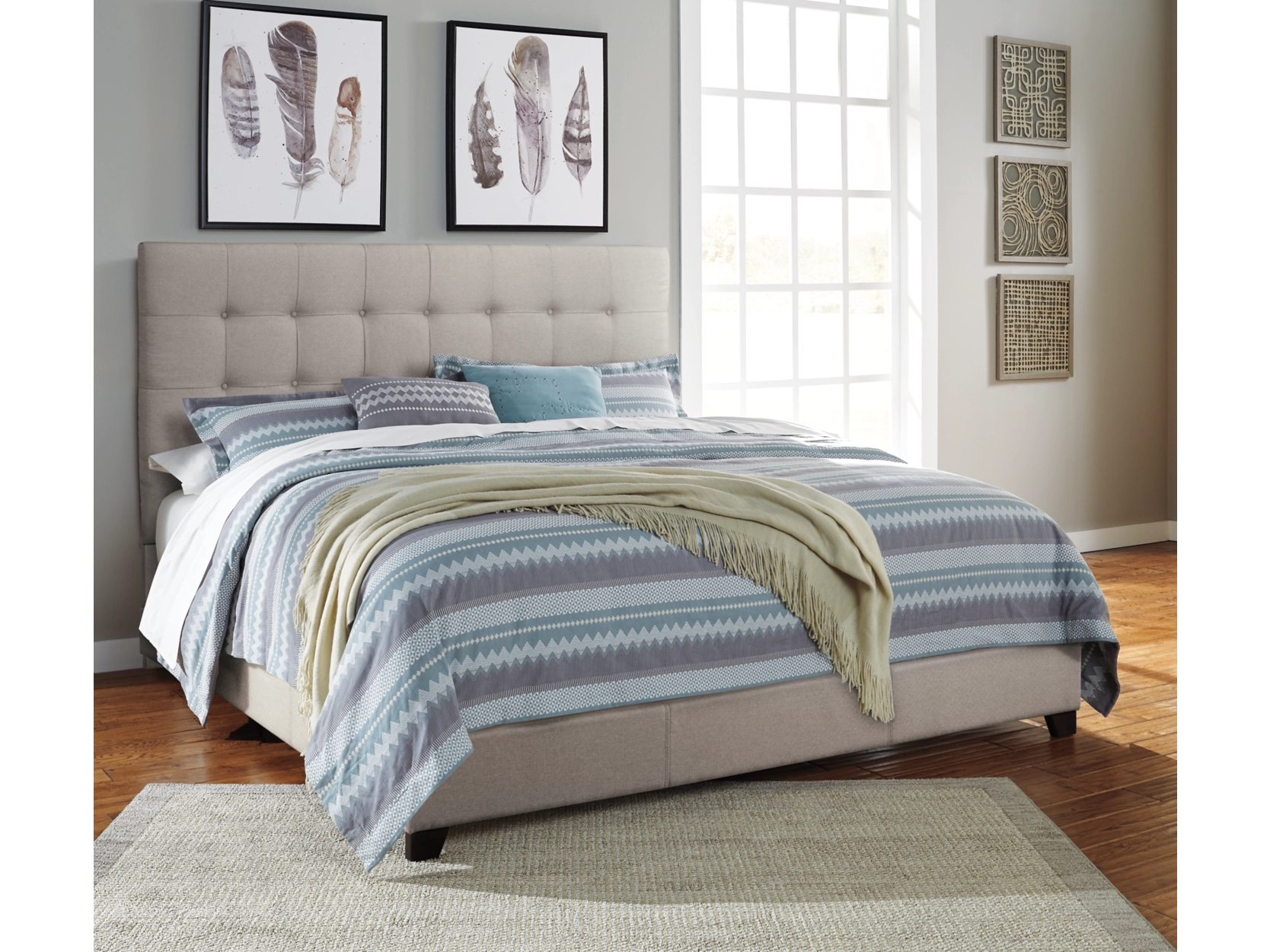 Dolante Queen Upholstered Bed with Square Button Tufting